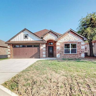 411 Rushing St, Ennis, TX 75119