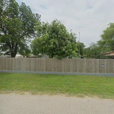 418 Polk St, Sabinal, TX 78881