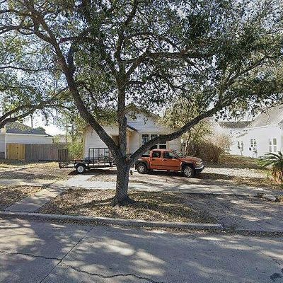 419 E Kenedy Ave, Kingsville, TX 78363