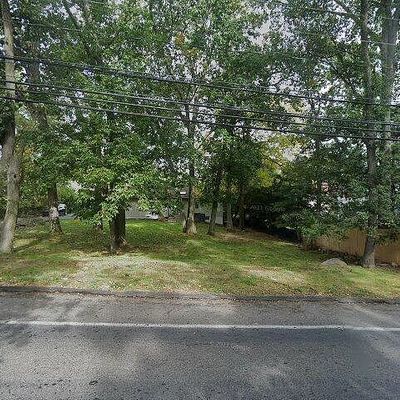 419 Ratzer Rd, Wayne, NJ 07470