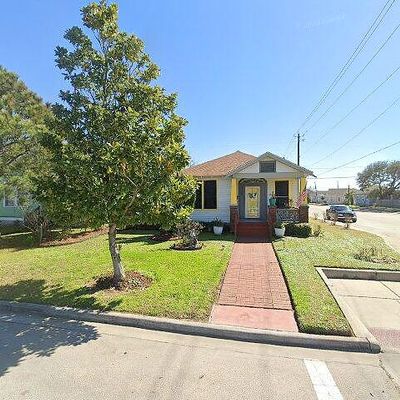 4225 1/2 Avenue R, Galveston, TX 77550