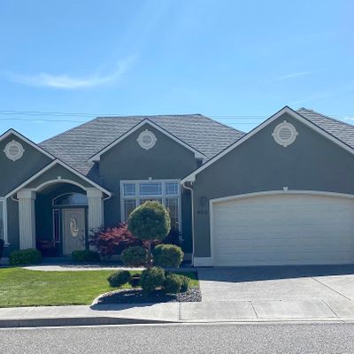 423 Golden Dr, Richland, WA 99352