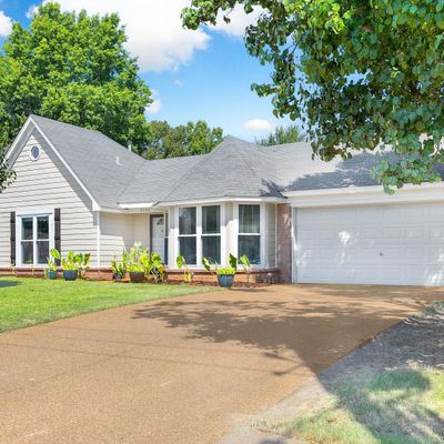 4246 Shadow Glen Dr, Horn Lake, MS 38637