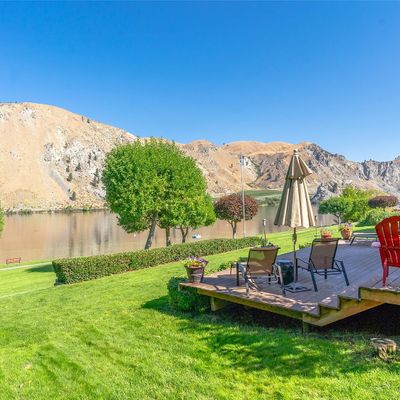 365 Lakefront Dr, Orondo, WA 98843