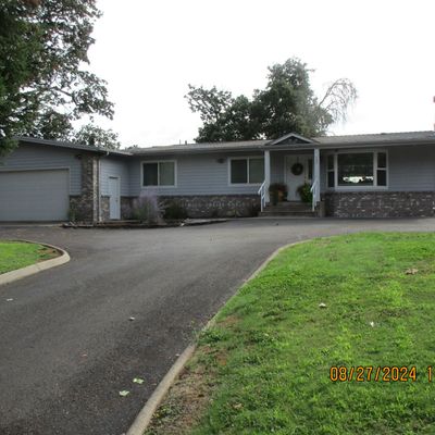 365 W Oriole Dr, Roseburg, OR 97471