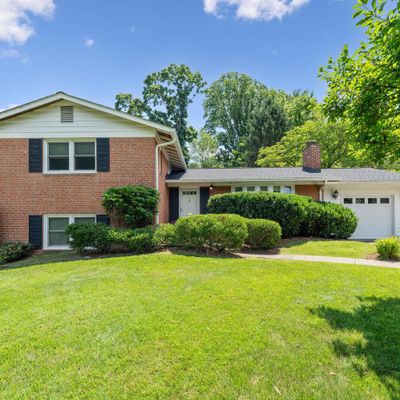 3701 Forest Grove Dr, Annandale, VA 22003