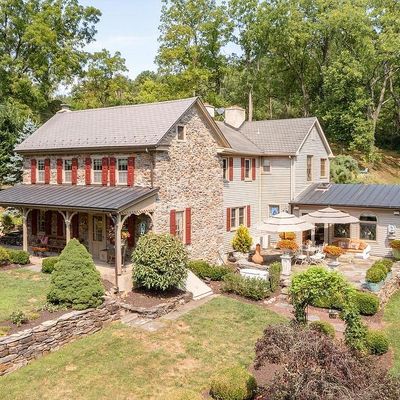 3791 Hunter Rd, Kintnersville, PA 18930