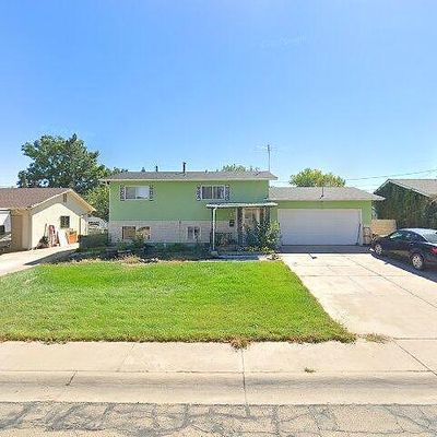 3800 Canterbury Ln, Pueblo, CO 81005