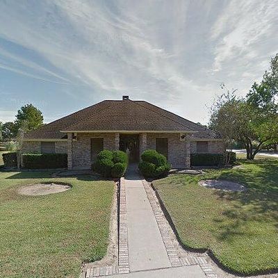 3895 Cypress Point Dr, Beaumont, TX 77707