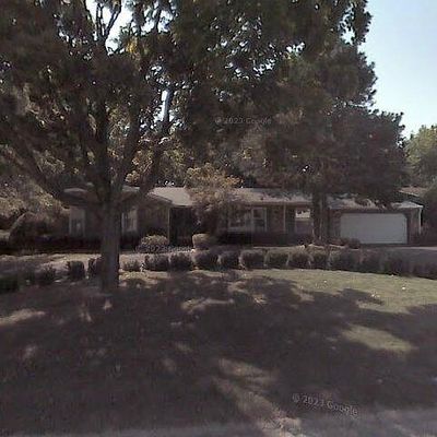 39 Country Club Dr, Danville, IL 61832