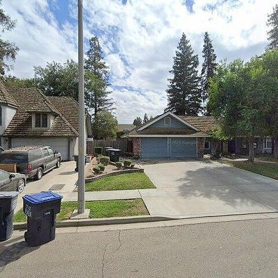 3931 W Allen Ct, Visalia, CA 93291