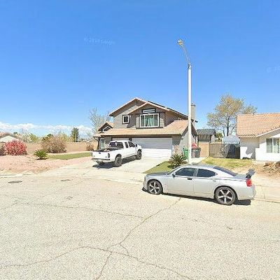 4571 Sungate Dr, Palmdale, CA 93551