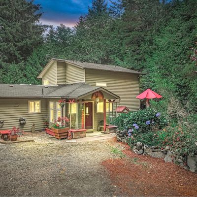 461 Ne Brubaker St, Yachats, OR 97498