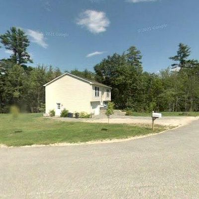 48 Horizon Dr, Auburn, ME 04210