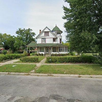 487 E Britain Ave, Benton Harbor, MI 49022