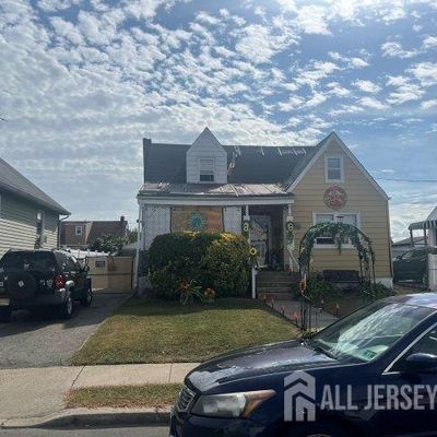 49 Loretta St, Perth Amboy, NJ 08861