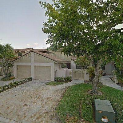 493 Prestwick Cir, Palm Beach Gardens, FL 33418