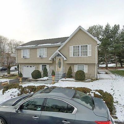 5 Lambert Ln, Hartford, CT 06120