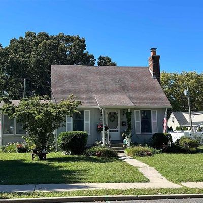 5 W Poplar Ave, Linwood, NJ 08221