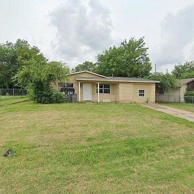 504 Nw Woodridge Dr, Lawton, OK 73507