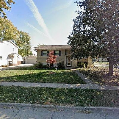 4401 64 Th St, Urbandale, IA 50322