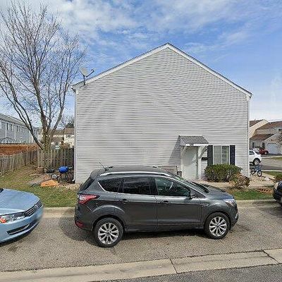 450 Minnesota Cir, Carol Stream, IL 60188