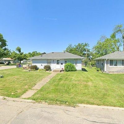 452 23 Rd St Nw, Cedar Rapids, IA 52405