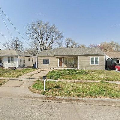 542 W 1 St St, Valley Center, KS 67147