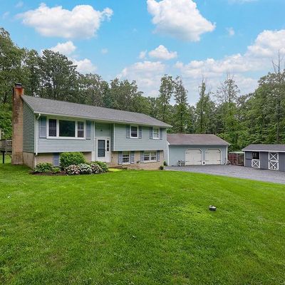 5487 Mountainview Dr, Gap, PA 17527