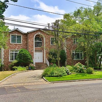 551 Floyd St, Englewood Cliffs, NJ 07632