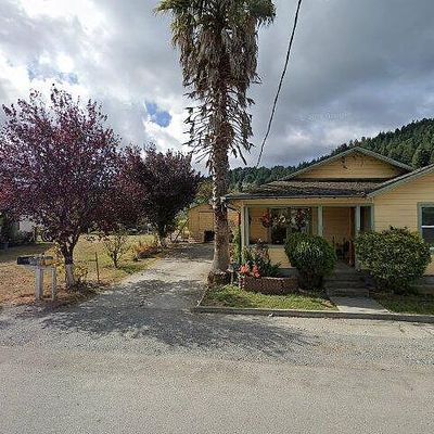 561 3 Rd Ave, Rio Dell, CA 95562