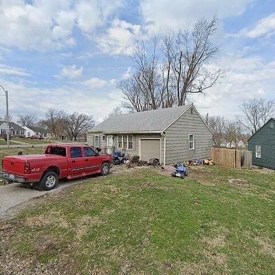 5614 Oakland Ave, Kansas City, MO 64129