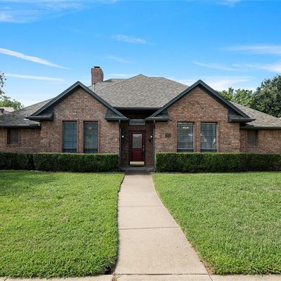 563 Clayton St, Grand Prairie, TX 75052