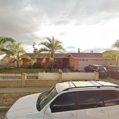 565 W Van Koevering St, Rialto, CA 92376