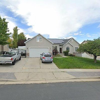 5752 W Early Dawn Dr, West Jordan, UT 84081