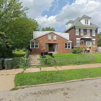 5931 Bartmer Ave, Saint Louis, MO 63112