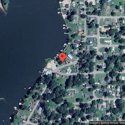 5984 Lake Dr, Coloma, MI 49038