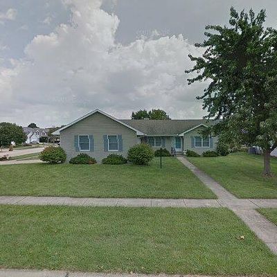 508 Cushing Dr, Savoy, IL 61874