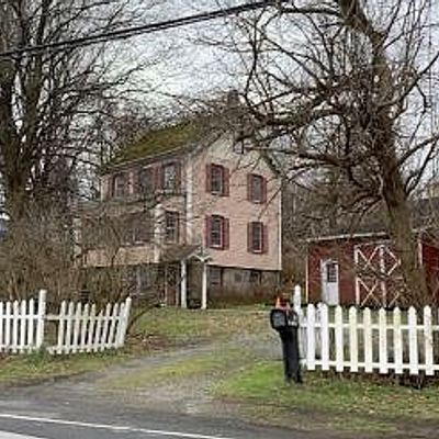 51 N Main St, Harriman, NY 10926