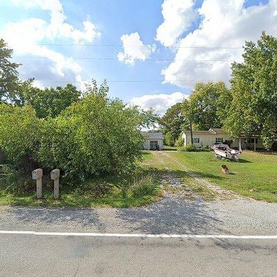 5105 Lake Rd, Mattoon, IL 61938