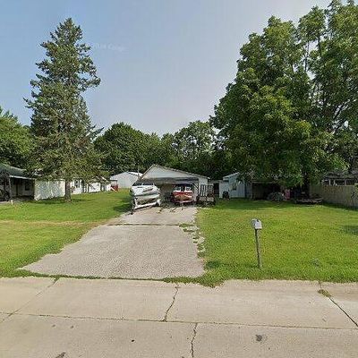 513 Fulton St, Buchanan, MI 49107