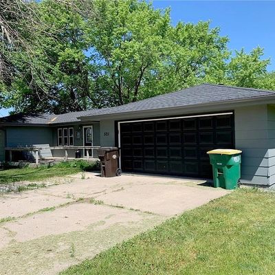 521 W Hutchings St, Winterset, IA 50273