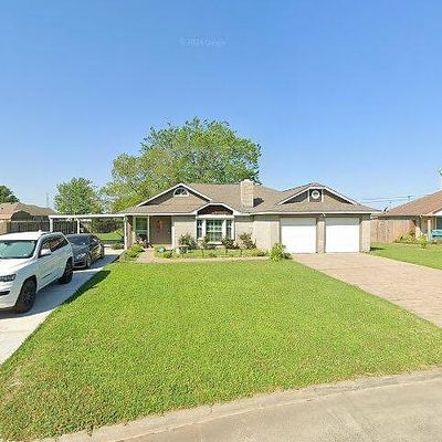 5212 Winding Brook Dr, Dickinson, TX 77539