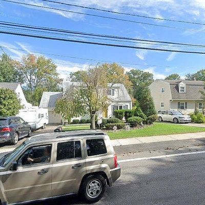 525 Goffle Hill Rd, Hawthorne, NJ 07506