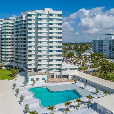 5255 Collins Ave, Miami Beach, FL 33140