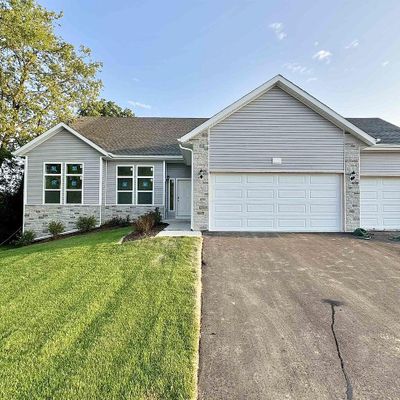 527 E Maple Beach Drive, Edgerton, WI 53534