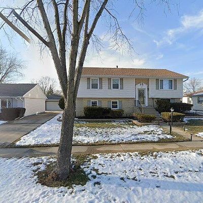 528 Westgate Ter, Streamwood, IL 60107