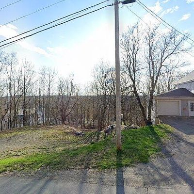 53 High St, Dexter, ME 04930