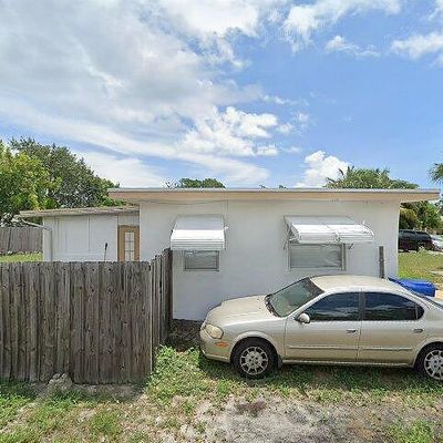 627 Minnesota St, Lantana, FL 33462