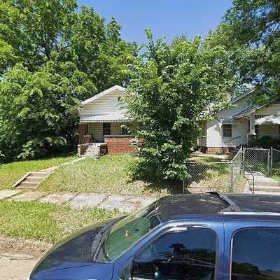 631 Sw Lindenwood Ave, Topeka, KS 66606